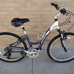 Women’s Trek Navigator Comfort Bike 