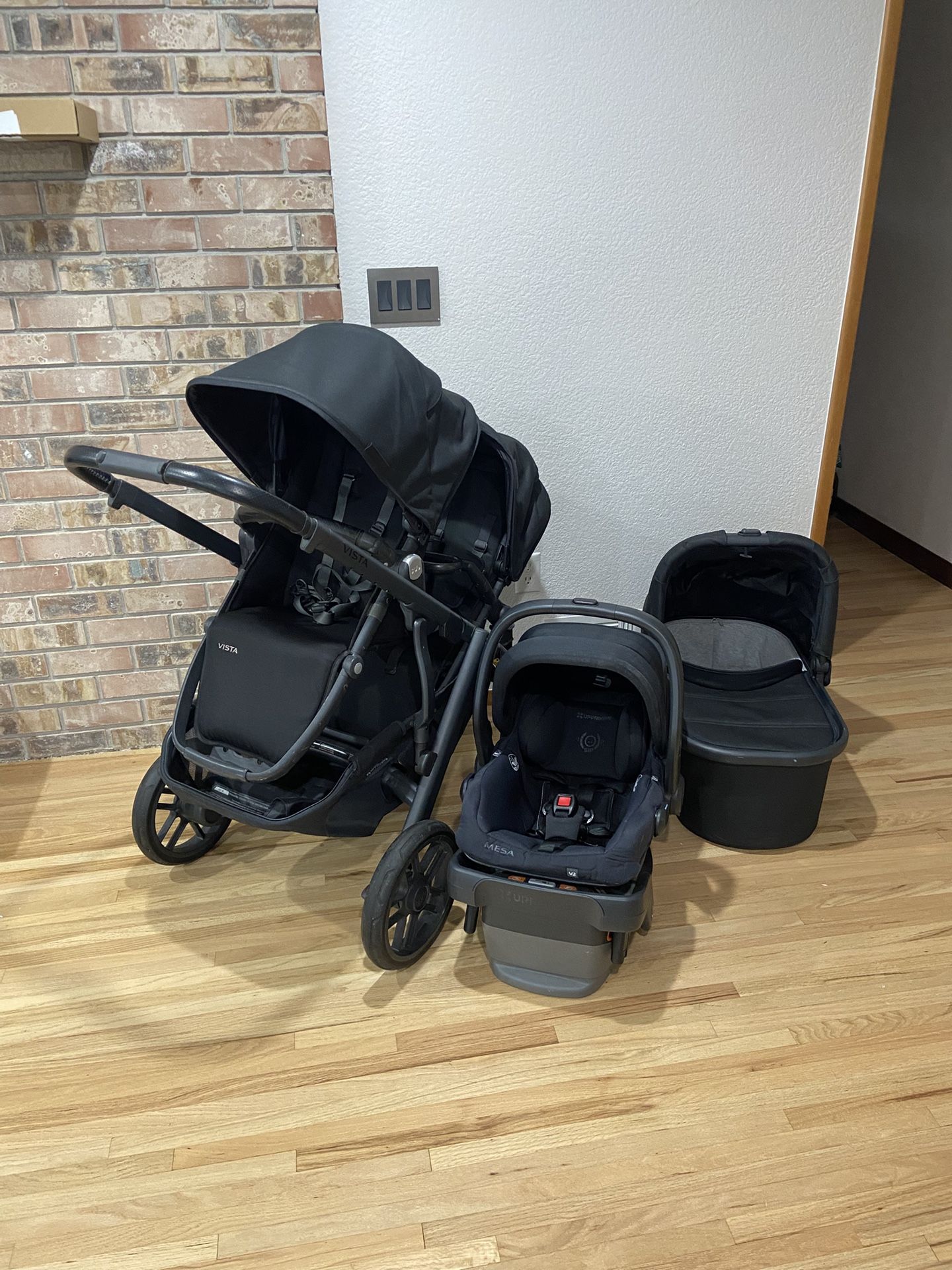 Uppababy Vista V2 Double Stroller With Bassinet And Car Seat Black