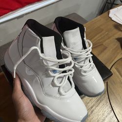 Jordan 11 Legend Blue 