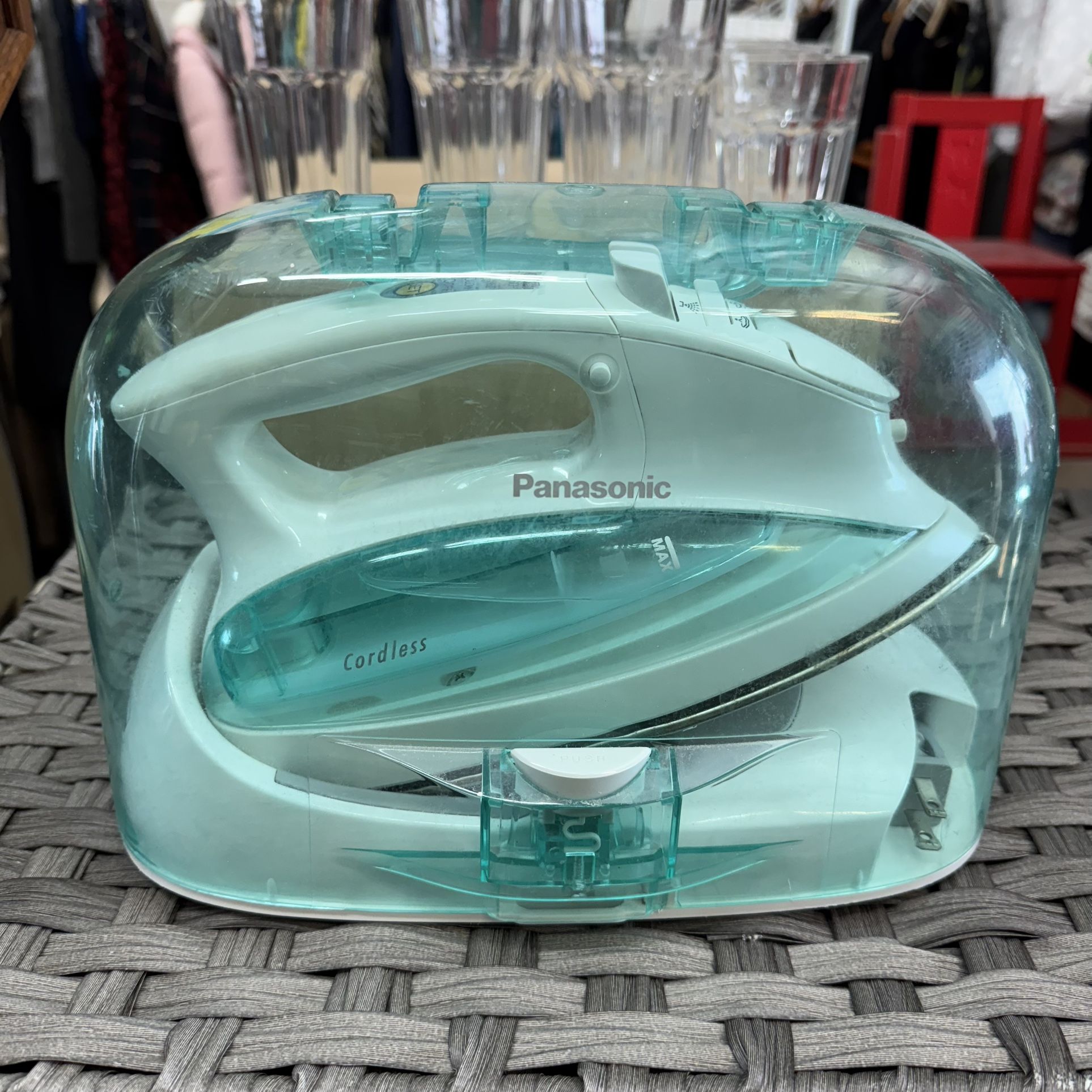 Panasonic NI-L70SR Cordless 1500W Steam/Dry Iron, standart, Green/White Very Good Condition