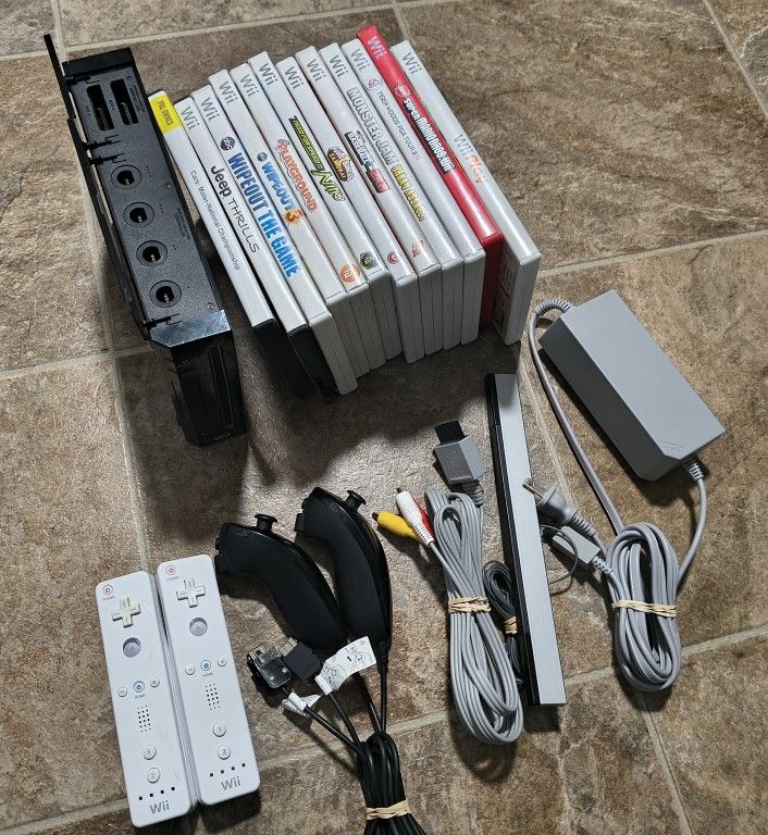 Gamecube Compatible Nintendo Wii Console Bundle