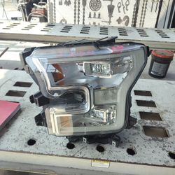 2016 Ford F150 Left Headlight