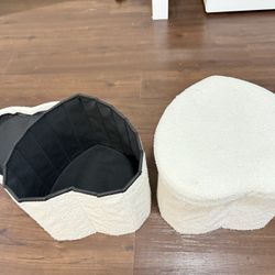 2 Storage Hearts Chairs 