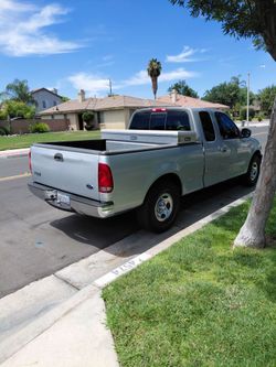 Ford f 150.