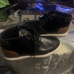 Levi men shoe 8.5