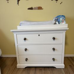 Pottery Barn - Larkin Dresser