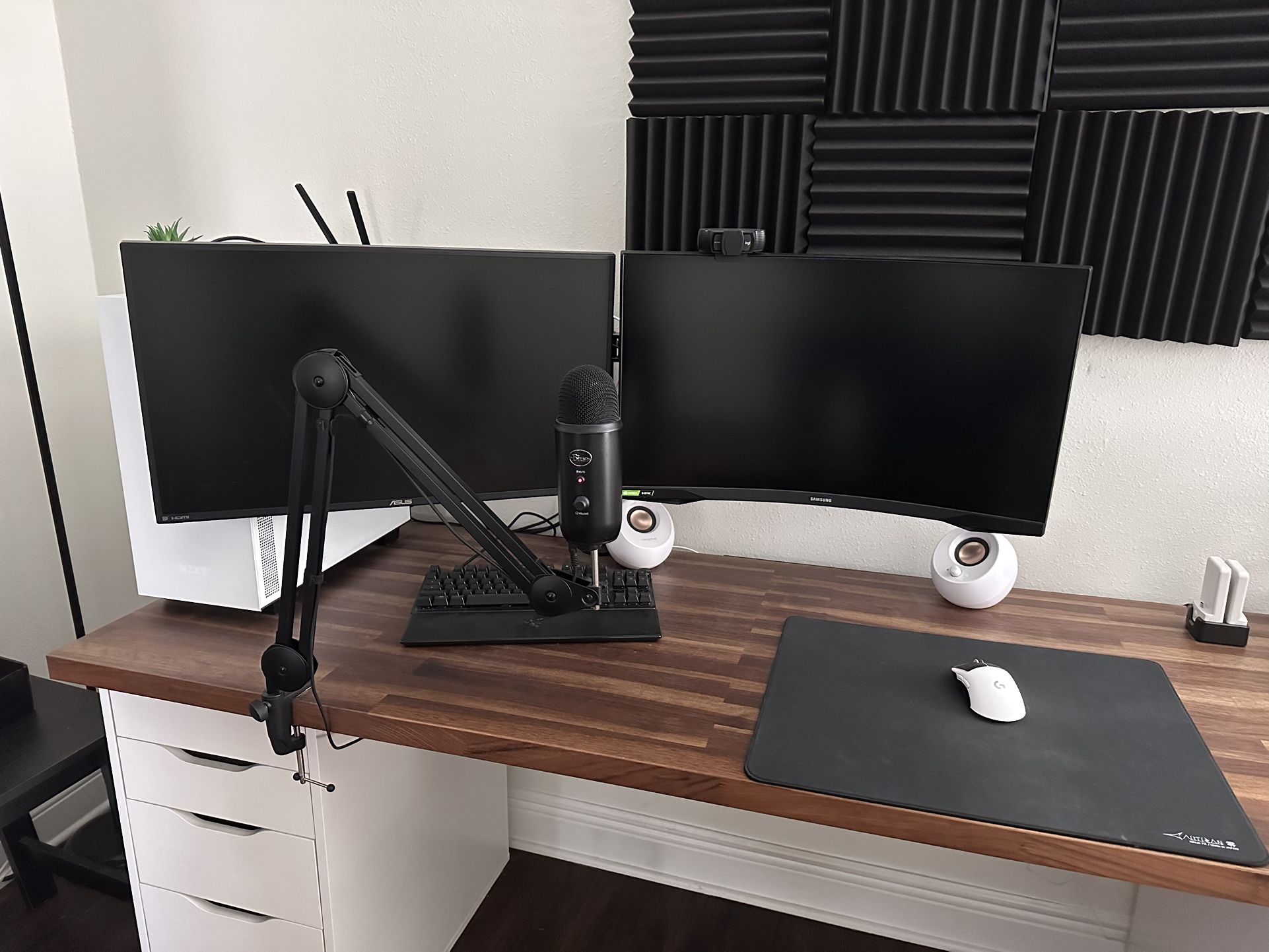 FULL BUILD GAMING PC - Great Condition, fair Pricing