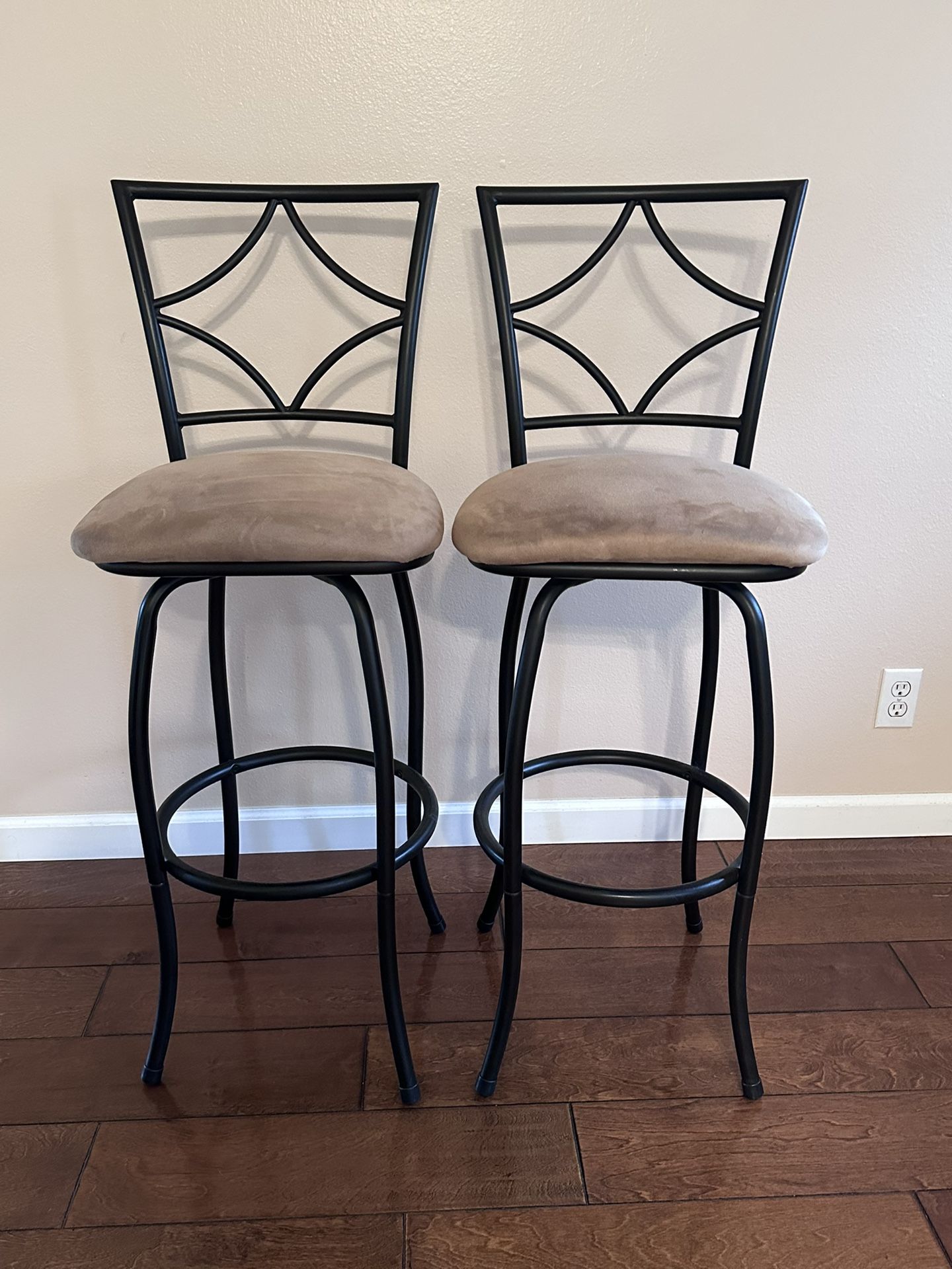 4 Barstools