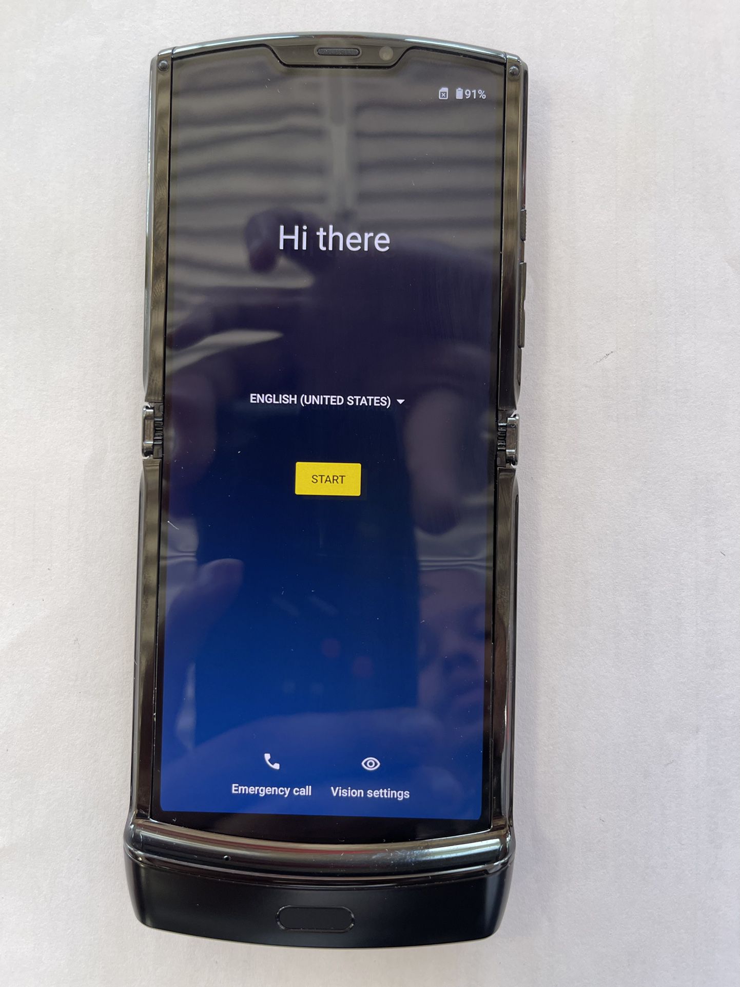 Motorola Razr 2019 128GB - Black - Unlocked with charging accessories 