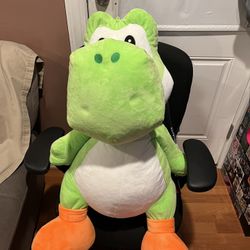 Giant 3ft Nintendo Yoshi Plushie NWT
