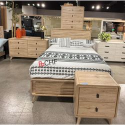 4 Piece Queen / King  Size Bedroom Set ( Included Bed Frame , Dresser , Mirror , Nightstand )