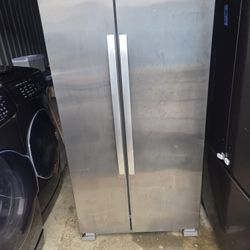 Whirlpool Stainless Steel Side By Side Refrigerator 