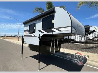 2027 Sun Trek 700