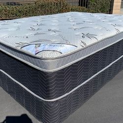 Queen Orthopedic Bamboo Pillow Top Mattress!!