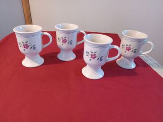 Pedestal Cup Set