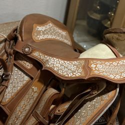 Saddle 