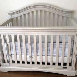 Truly Scrumptious Crib - Convertible 