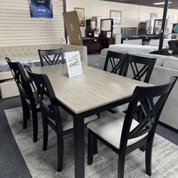 Dining Table Set. 🚚WE DELIVER🚚