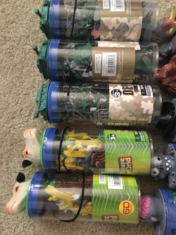 Toys/ animals/ military set/ zombie set