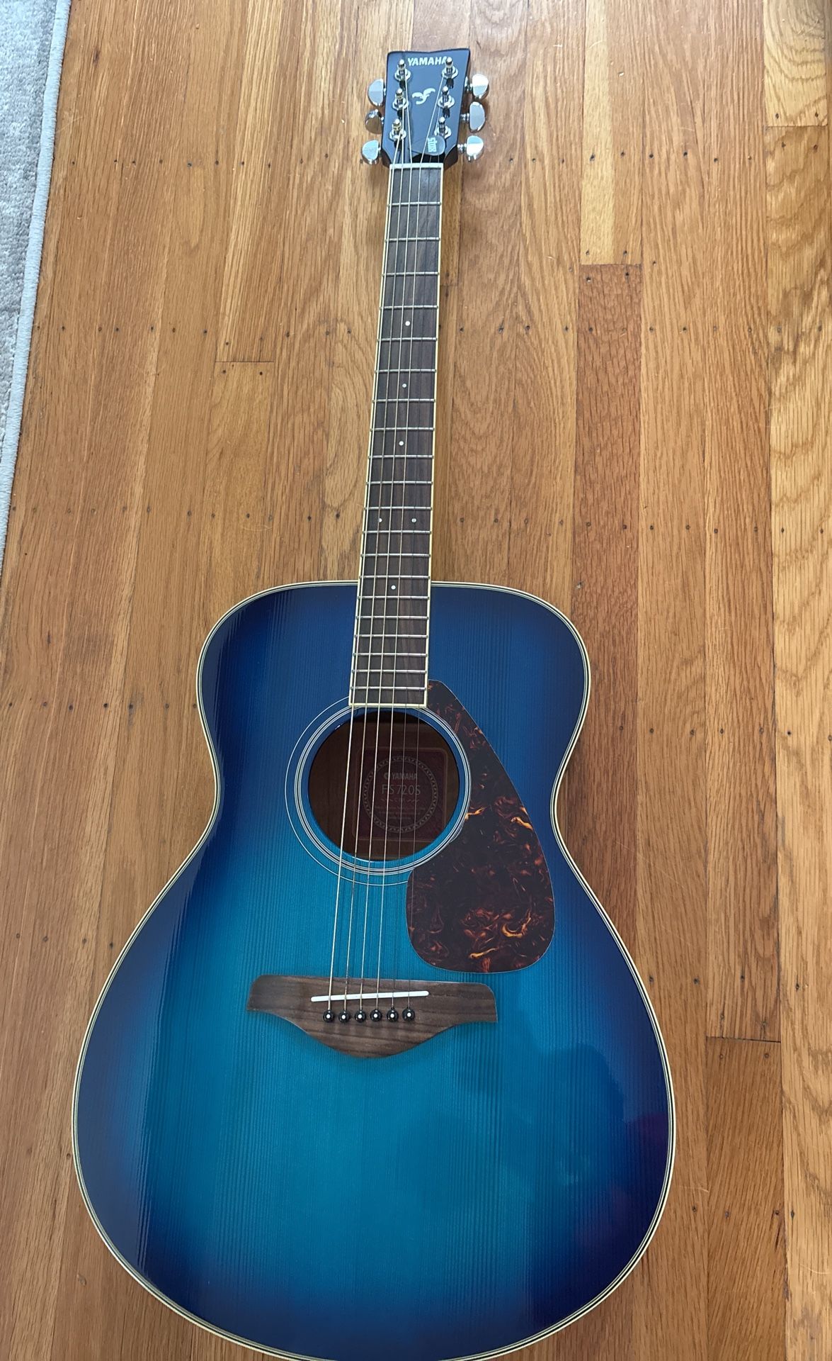 Yamaha acoustic guitar FS720s
