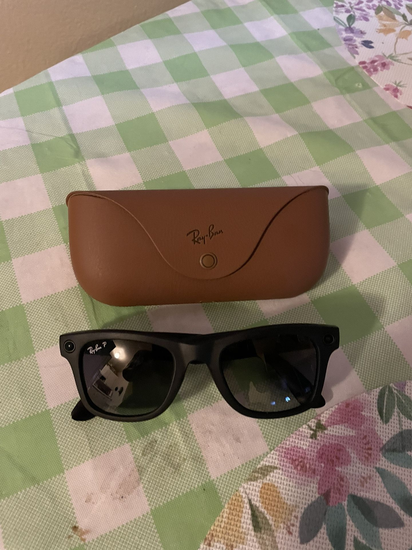 Rayban Meta Smart glasses With Cameras
