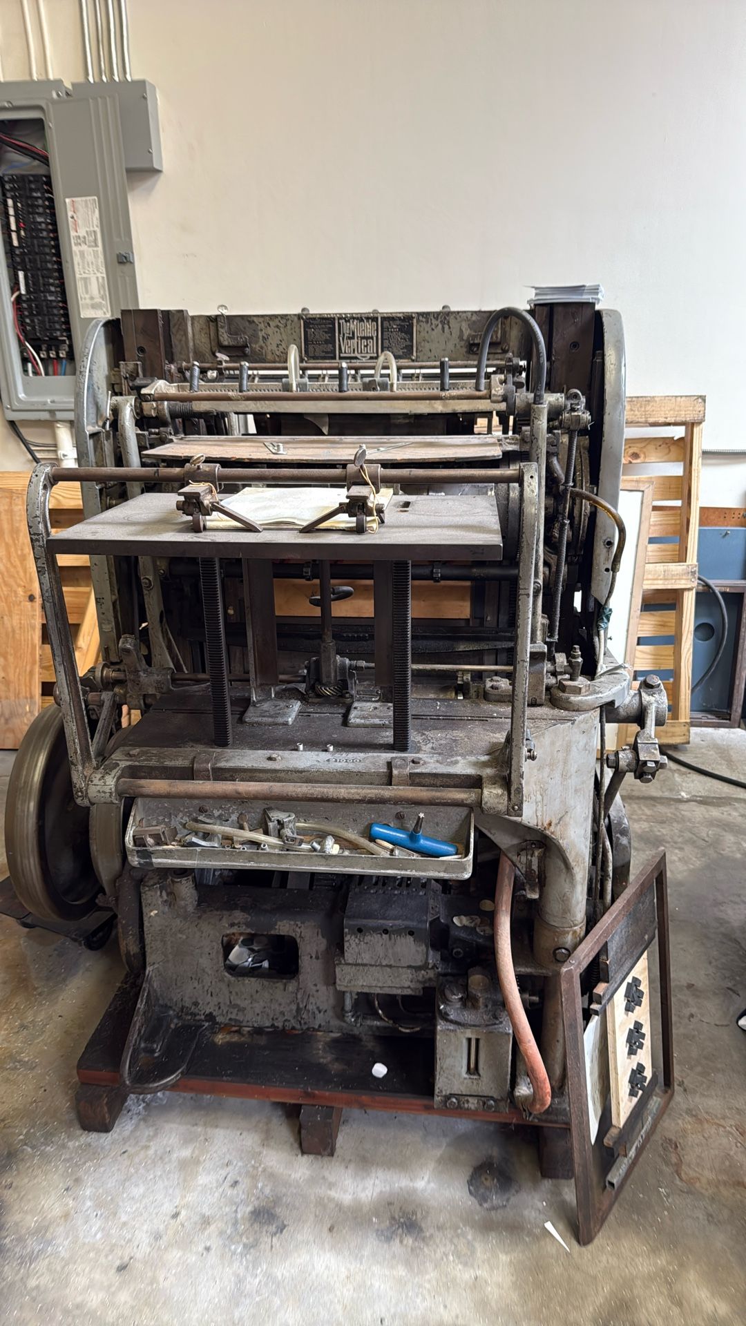 Miehle V-50 Vertical Press