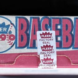 1990 Fleer Baseball Cards 672 + 45 Stickers. 20.
