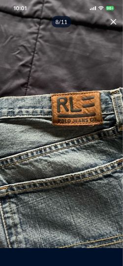 It’s very good Jeans for men’s in size 34/30 the Color is Blue jeans made by Ralph Lauren