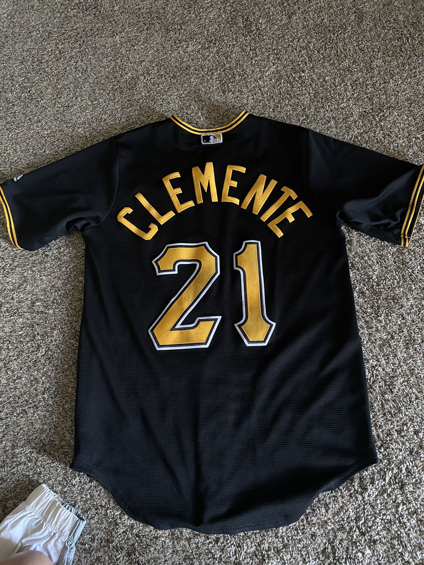 pirates jersey for Sale in Avondale, AZ - OfferUp