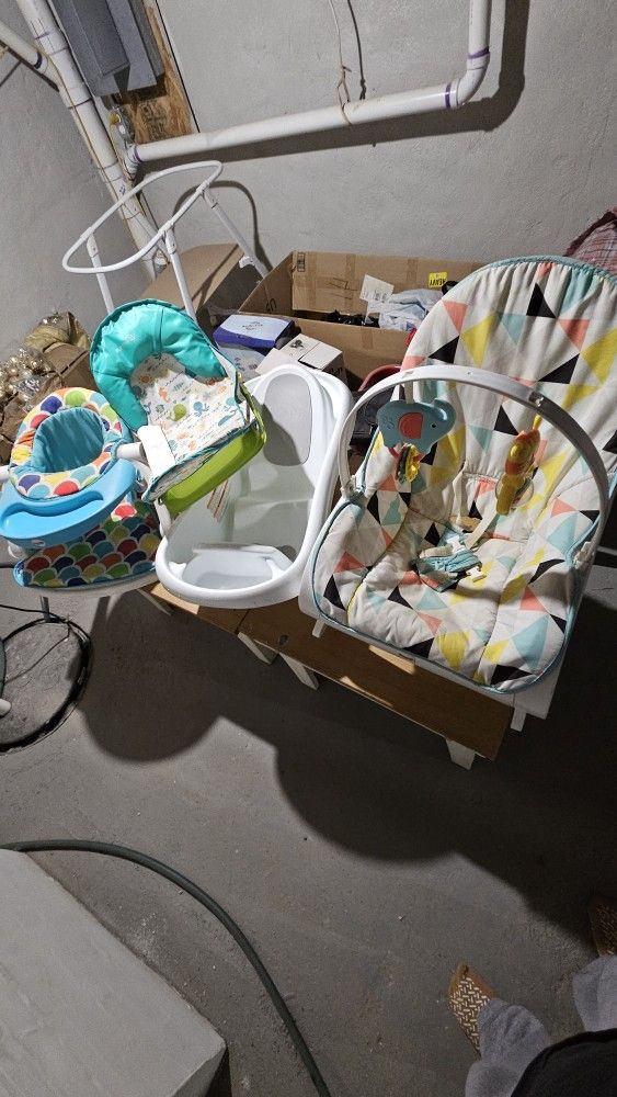 Baby Items ( Tub, Bath Chair, Sit-me-up, Rocker)