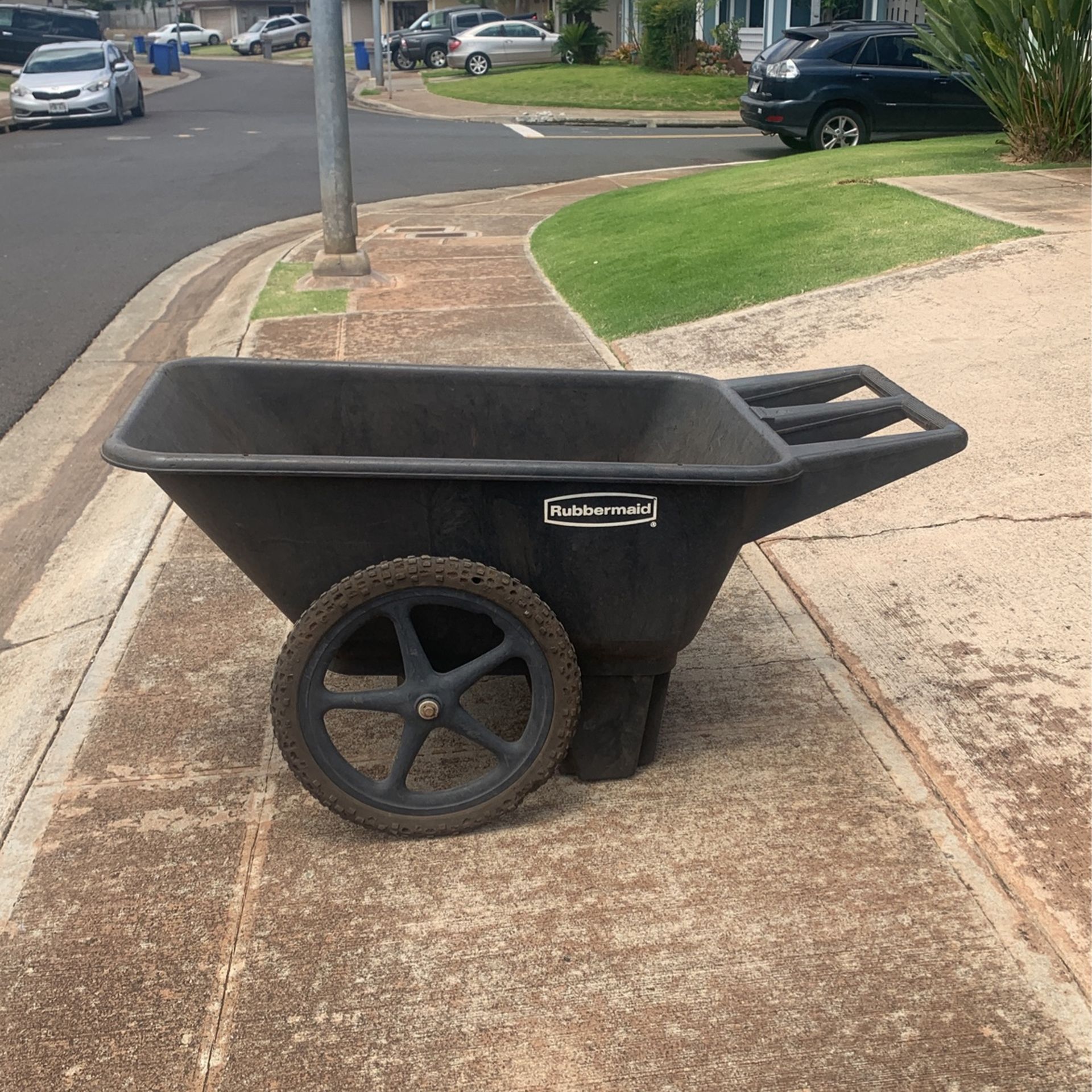 RUBBERMAID Wheelbarrow for Sale in Kapolei, HI OfferUp