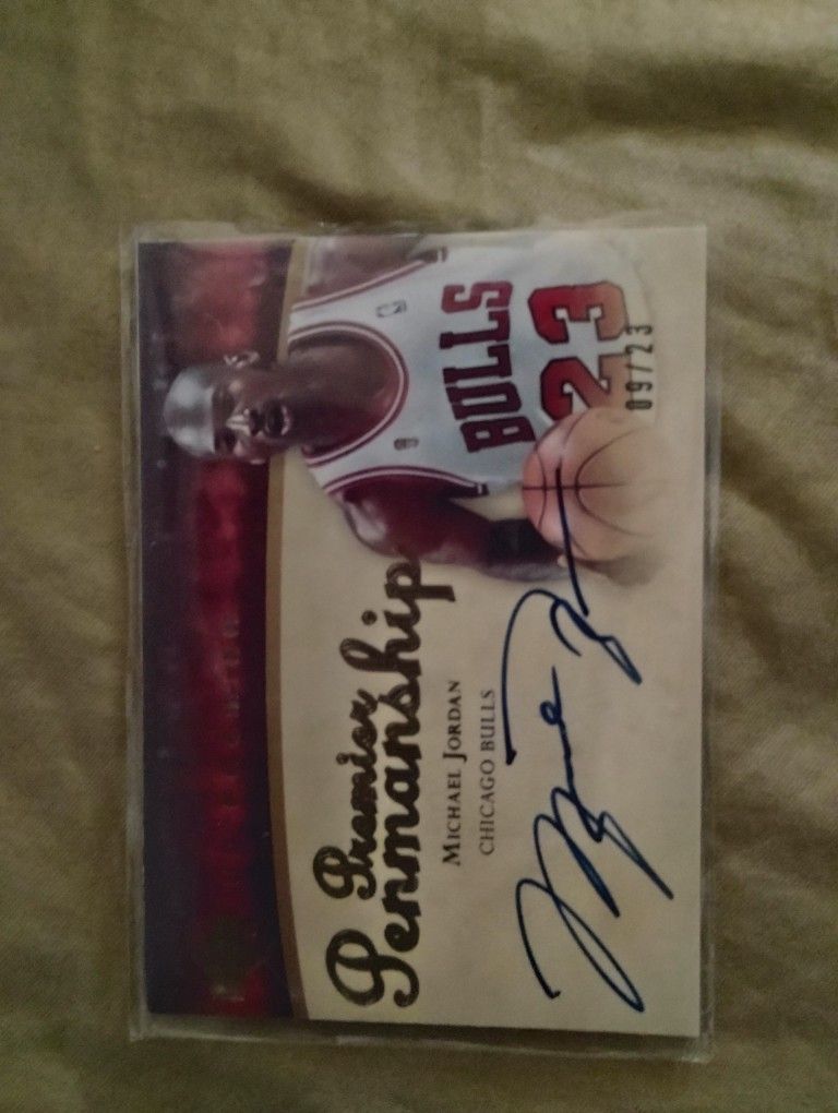 Michael Jordan Autograph Lot (3cards)