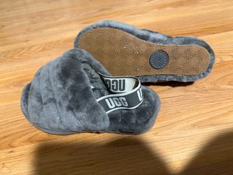 Ugg  platform slipper