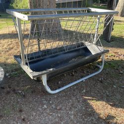 Behlen Country Livestock Feeder $200 OBO