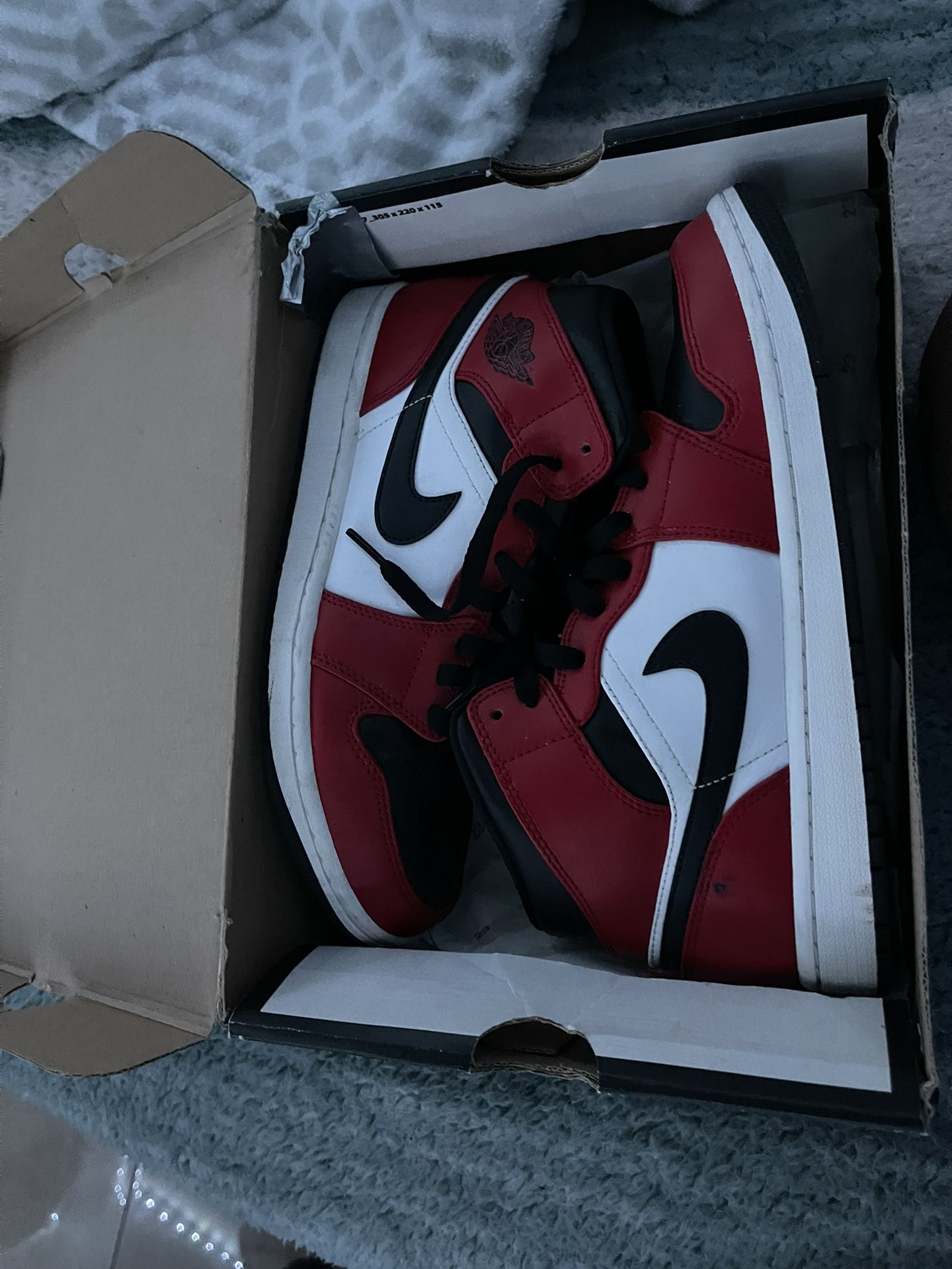 Jordan Mid Chicago Toe, Size Send Offers