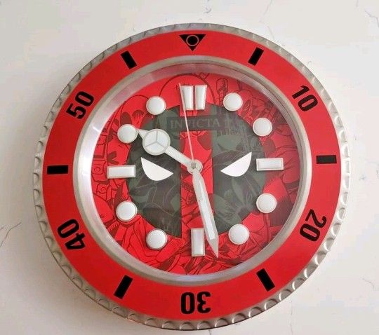 Invicta 14" Marvel Universe Deadpool Wall Clock