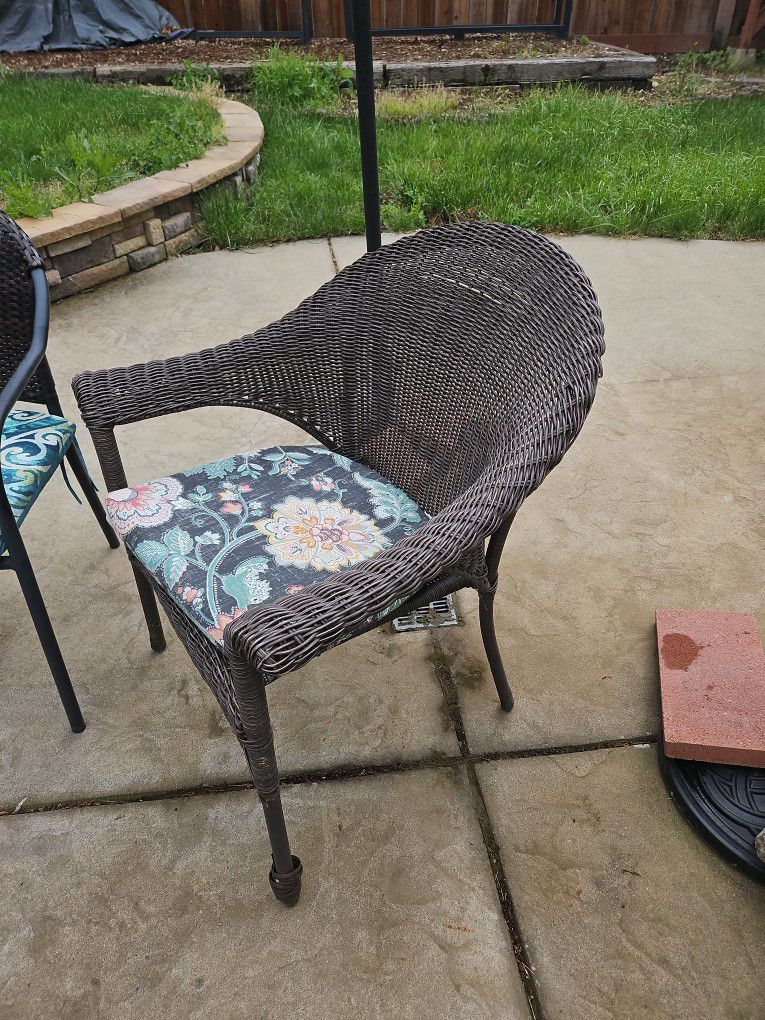 4 Rattan Outdoor Chairs 