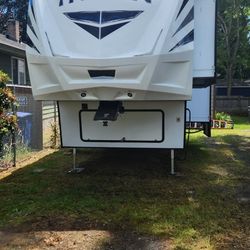 2019 Dutchmen Triton Toy Hauler