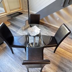 Round Glass Dining Table, Modern Circular, Sturdy Base and Perfect for 2-4 Seat, Bistro Style for Dining Room, Living Room, Balcony, Cafe