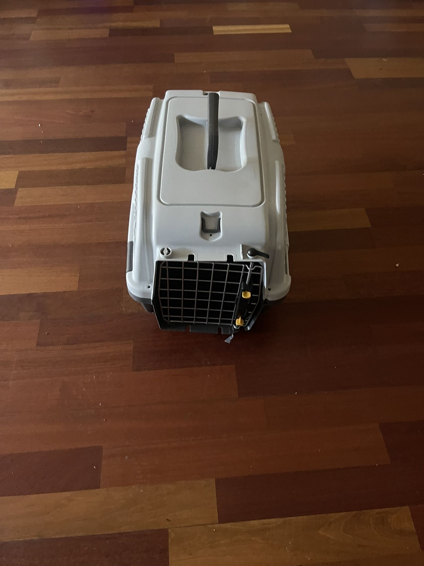 Small Dog/cat Crate