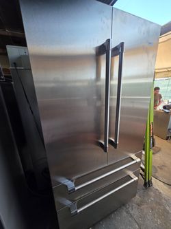 42" THERMADOR BUILT IN STAINLESS STEEL REFRIGERATOR