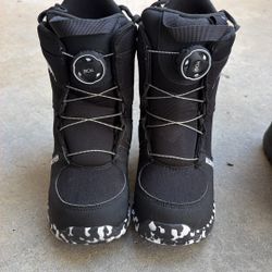 Kids Burton Snowboard Boots – Size 1K – Excellent Condition