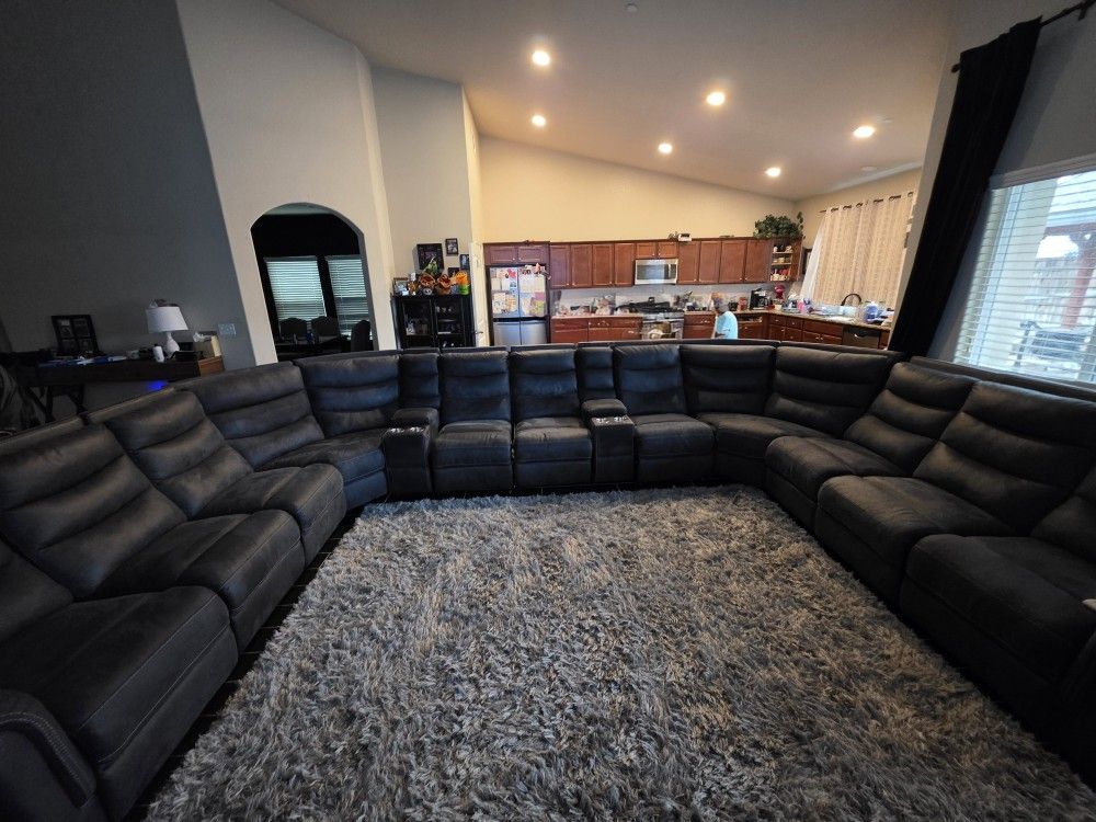 11 SEAT LARGE SECTIONAL