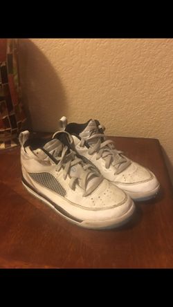 Boys Jordan’s size 1y