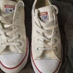 Size 3 Converse Chucks 