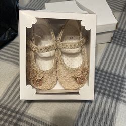 Shoe For Girld Size #13  For 20 Months 
