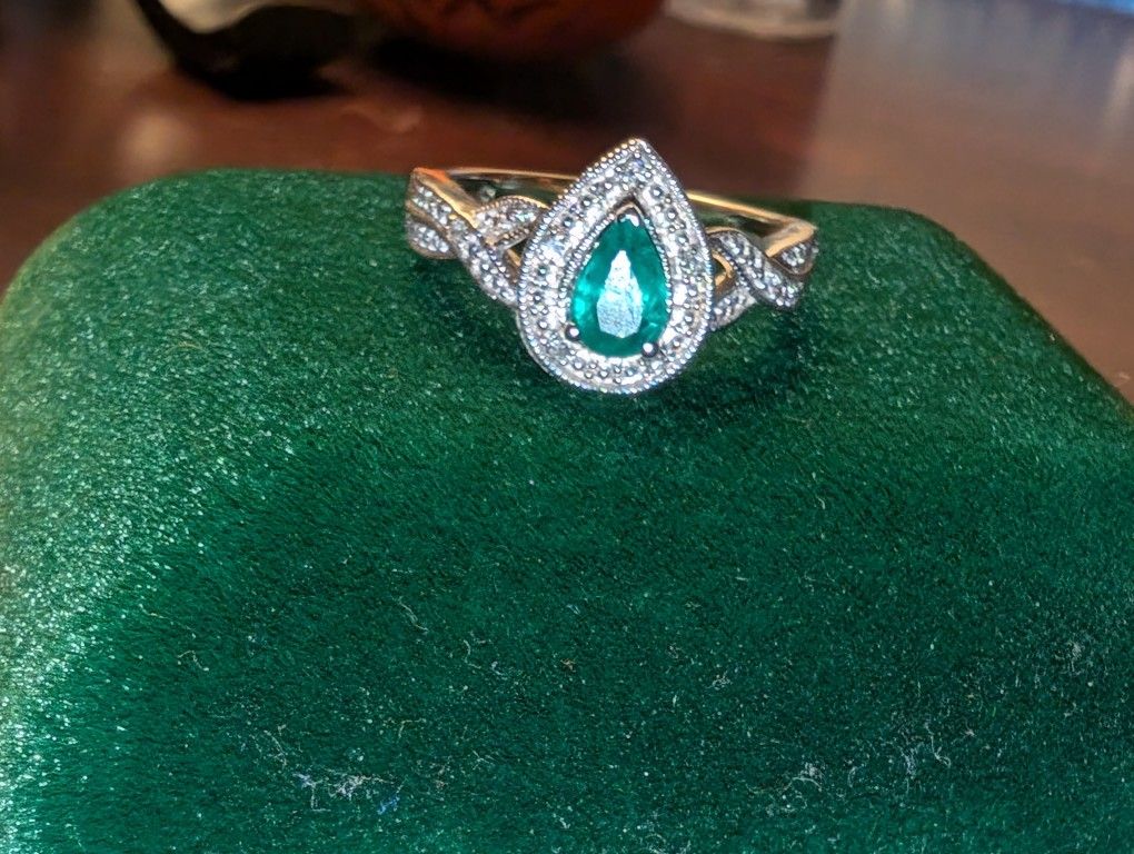 Emerald & Silver Ring
