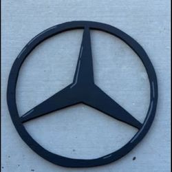 Mercedes Logo