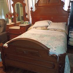1930s Bedroom Set 