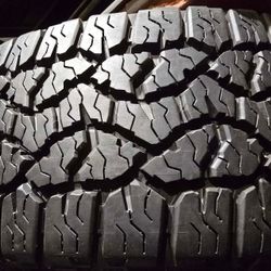 4 GOODYEAR TIRES 235-65R16 LODE E $700